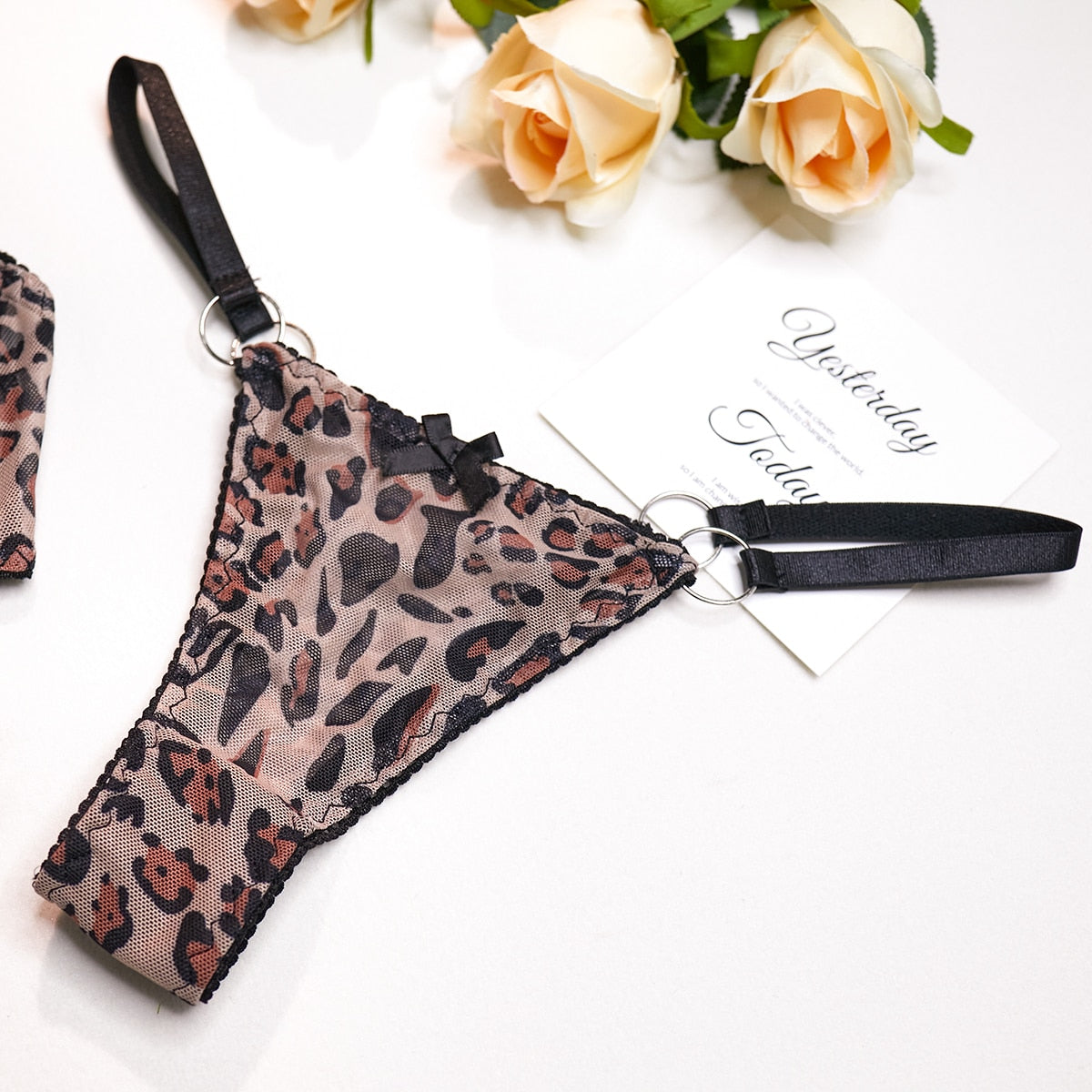 Verne Crescents super sexy Dessous mit Leopardenmuster